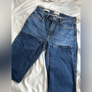 NWOT universal thread “high rise straight” 2/26